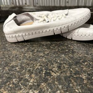 Yokono Women’s Sneakers Soft White Leather Sintra. Sz 8